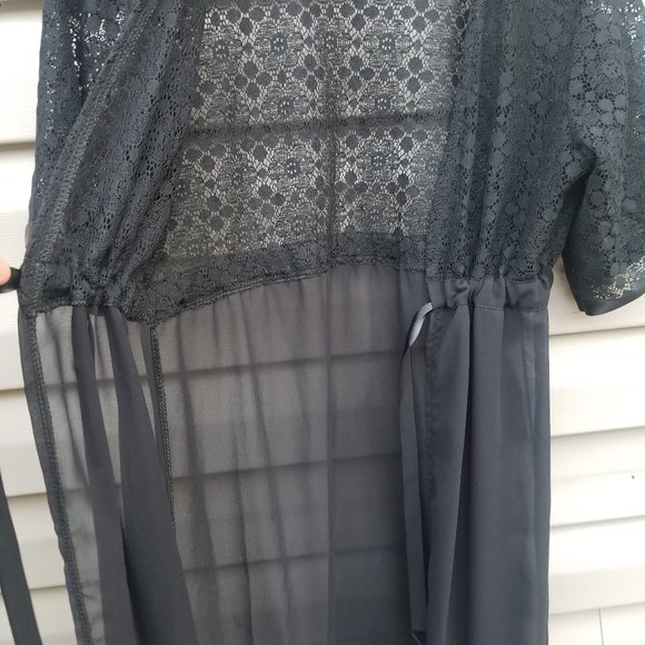 Black Lace Robe - Picture 7 of 9